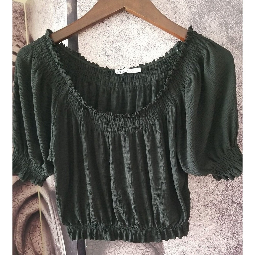 ZARA Basic Crop Size S Off-Shoulder Top Blouse Black Short Sleeve Smocked Neck